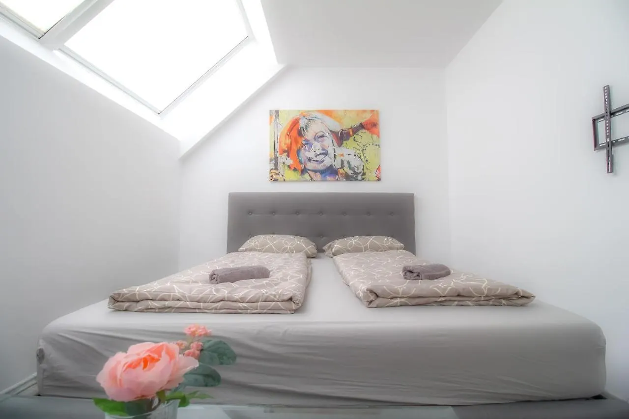 Private Triple Bedroom In Shared Apartment Dw171-4 Wien 0*,  Österreich