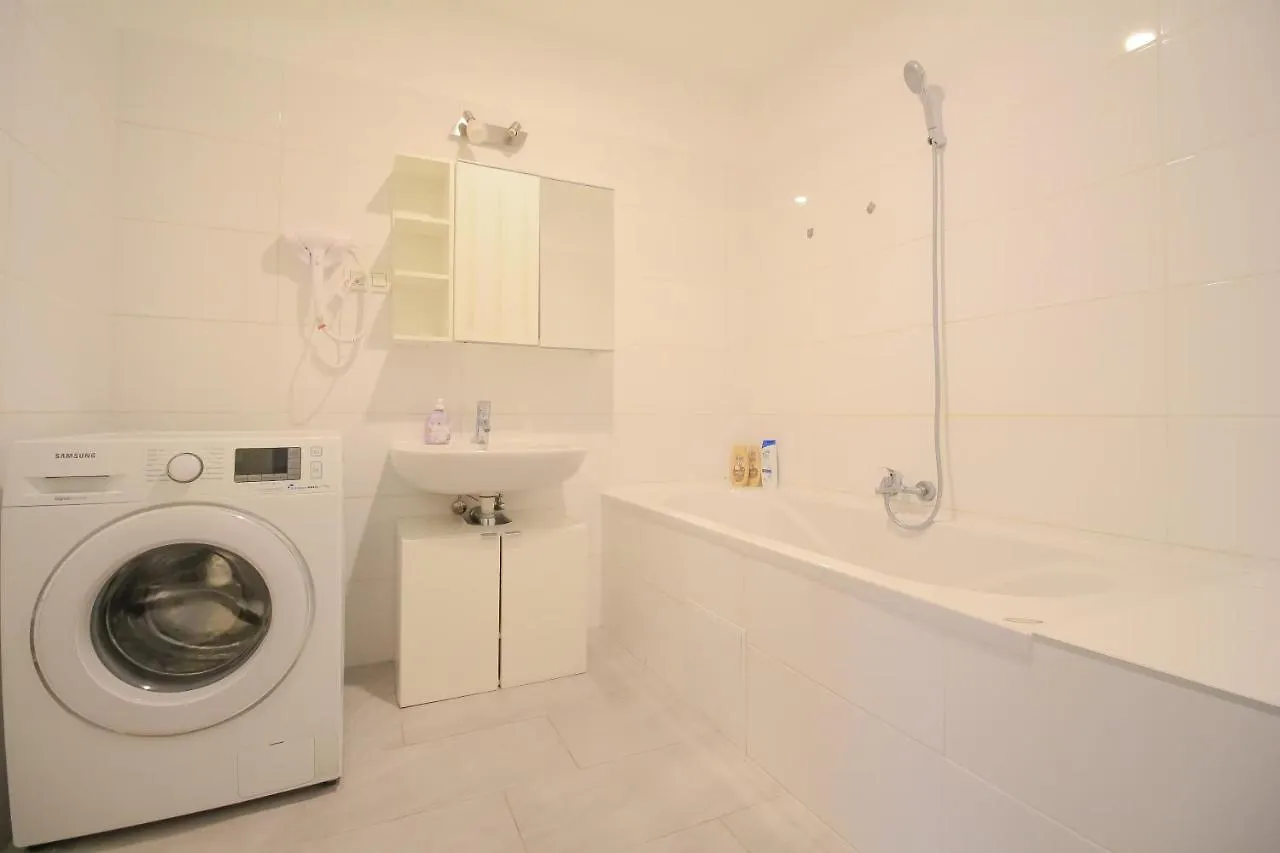Private Triple Bedroom In Shared Apartment Dw171-4 Wien